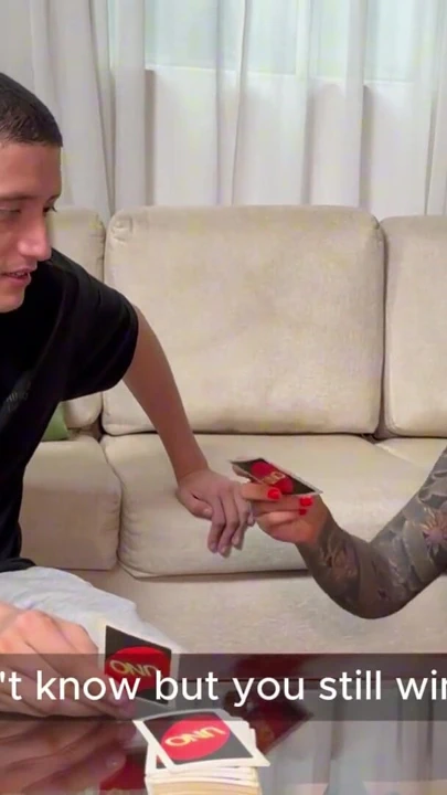 "Büyük memeli üvey kız kardeş kartları kaybediyor ve ödül olarak büyük yarağımı sikiyor, pipeboy, lorenadoll"