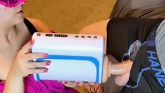 Üvey oğlumun boşalması sonsuza kadar sürüyor.