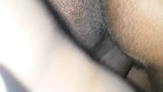 Kahverengi bir kıçı yandan vurmak