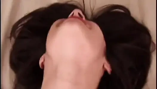 Ateşli sürtük için sert sakso ve sikiş