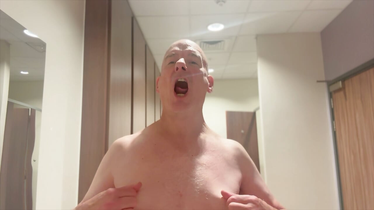Daddy Cum Pig nipple play at the Gym
