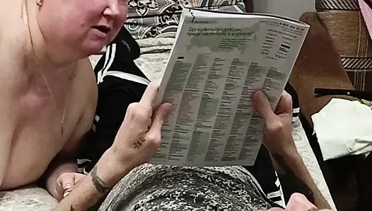 Komşu dölünün bir kısmı için sakso çekiyor