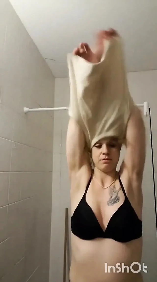 Блондинка в ванной