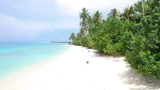 Endonezyalı bebek 'putri cinta' 'tropik bölgelerde' filminde