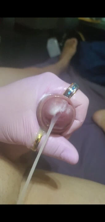 Lateks eldivenler, boşalma, 4k mastürbasyon