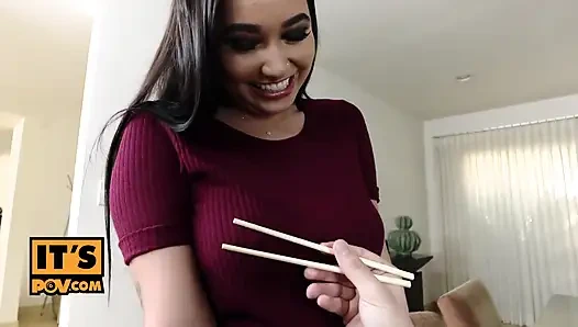 Büyük memeli döl fahişesi Karlee Grey bir profesyonel gibi sana biniyor