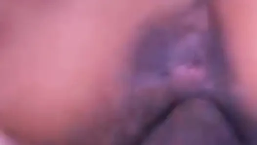 Büyük indirmenin tamamını alana kadar kesintisiz zıplıyor.