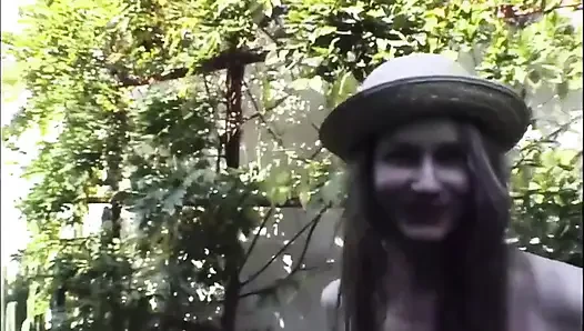 Sıska kıllı amatör zengin kız 90'ların tek başına