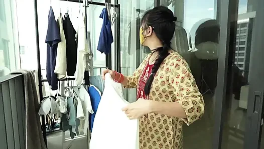 Hintli hizmetçi kız