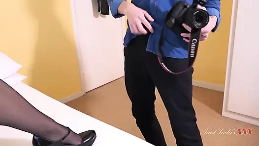 Auntjudysxxx - büyük memeli İngiliz orta yaşlı seksi kadın keira fotoğrafçısını sikiyor