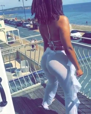 seksi bebeğim twerking içinde beyaz pantolon