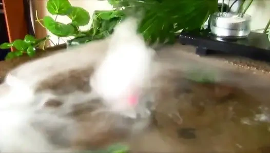 İyi donanımlı bir adam için iki sarışın sürtük