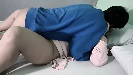 Pembe elbiseli kayınvalidemle seks