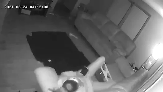 Milf sabah erken kanepemde mastürbasyon yaptı