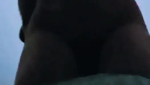 Pinay minyon umumi banyoda sikiliyor hala inliyor ve edepsizce konuşuyor