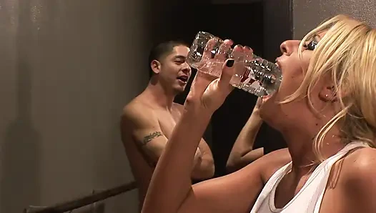 Büyük göğüsler için büyük yarak