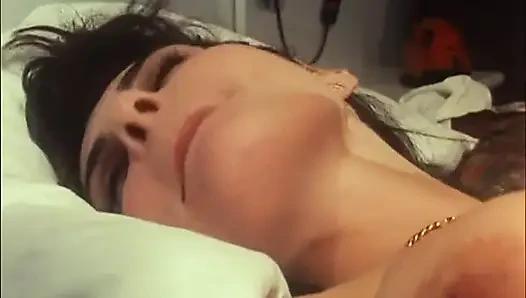 Seksi lezbiyenler üçlü grup seks partisi