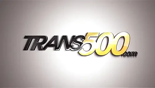 Natalina canavarla tanışıyor