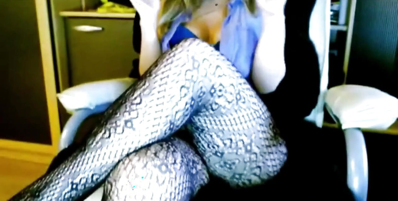 Hatun sexydea canlı web kamerasında mastürbasyon yapıyor