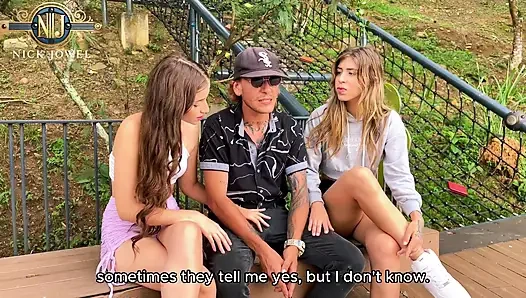 Parkta Ateşli Genç Sarışın Küçük Kızlar Kör Bir Adamla Yatıyor