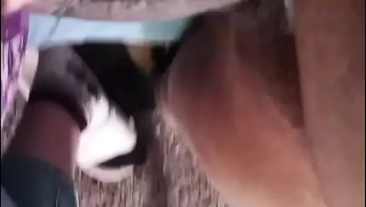 Jypsee, seksi olgun fahişe, sikilmeyi bekliyor delta tarafından sikiliyor