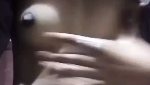 Bakire üvey kız kardeş sikişmeyi öğrenmek istiyor