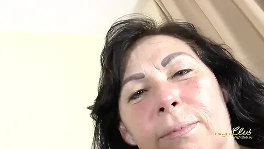 Alman sürtükler sürtükler gibi zevk almak için amında yarak istiyor 7