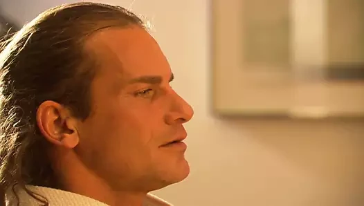 Evans, tüm aletin pov'deki sıkı kedi içinde kaybolmasını sağlar