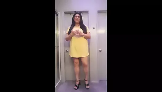 Biraz eski ve yırtık bir şey giydiğimde