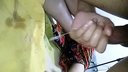 Gerçek evli desi çiftin özel romantik büyük yarak parmaklama dölleme deneyimi