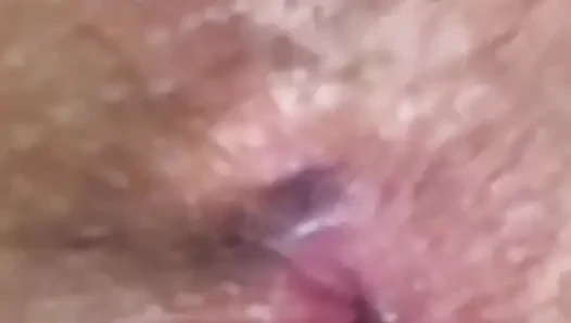 Sigara içen deri sahibe en sevdiği oyuncağını ödünç veriyor