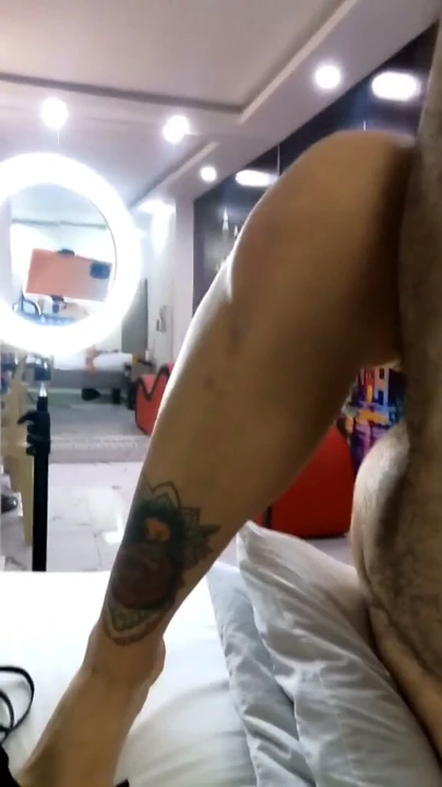Bakış açısı götten sikişen kız götünü yalıyor ve kocasını götten sikiyor #47 | Klip 2