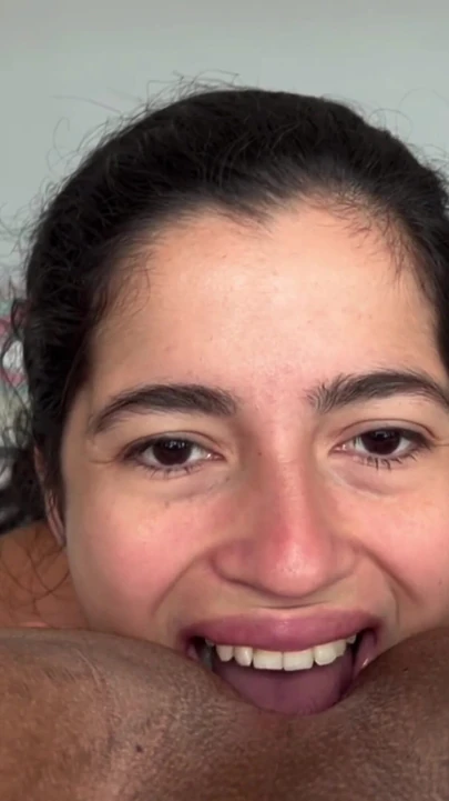 С соседкой по квартире у меня есть фетиш лизать мою задницу