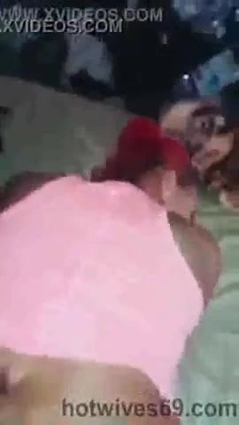 Aldatan eş sürmek bbc ve verir derin boğaz oral seks