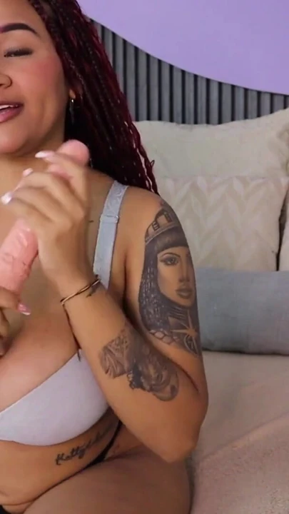 Dev dildo senin için büyük göğüslerimi sikiyor | Klip 1