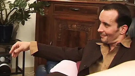 Güzel Fransız bebek götünde yarak ve yüzünde spermin tadını çıkarıyor