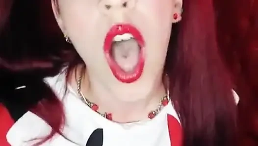 Shyyfxx Harley Quinn doğum gününü kutluyor ve jokeri komşusunun 31 talimatı rol oyununa gönderiyor