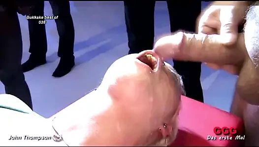 Kel Büyük Zenci Yarağı Havuzda Grup Sekste 4 Salyası Salya Akıtan Sürtüğü Sikiyor!