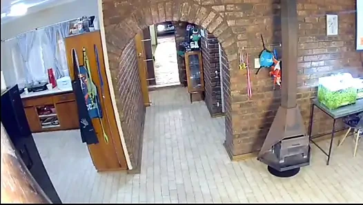 Kocamı sarışınla aldatırken yakaladım