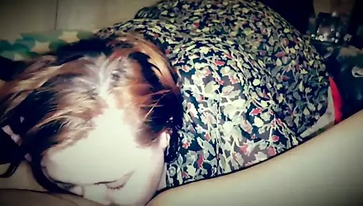 Lezbiyen amatör. mirsica muhteşem arkadaşını beceriyor.