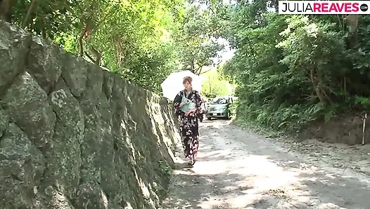 Arabada sakso ve evde üçlü sikiş