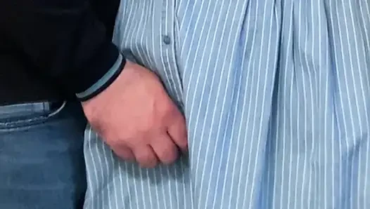 İyi fahişe bir yabancı tarafından mastürbasyon yapıyor