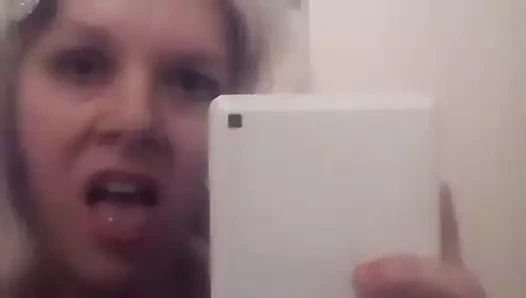 Sıcak sarışın kıllı kedi