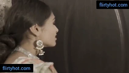 Malkin ko kirayedaar ne chat par le jakar choda