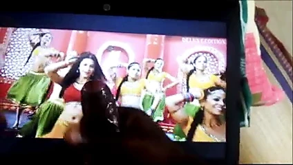 Shruthi hassan sikini boşaltıyor