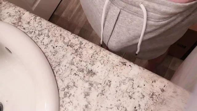 Çok azgındım, geceleri banyo tezgahıma geldim.