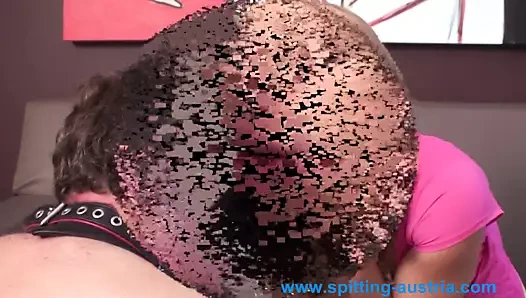 Tüküren kadın egemenliği