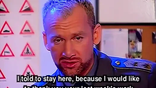 Brifing odasında polis grup seks