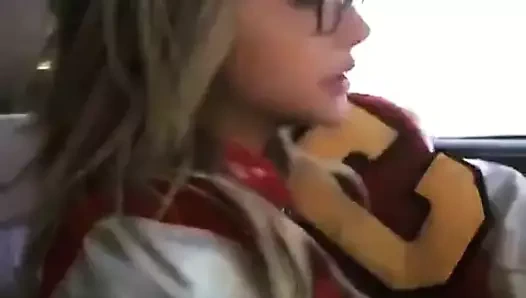 Chloe şarkı söyle