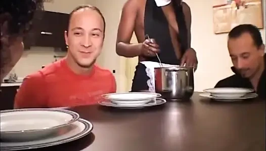 2 Orospu İçin Akşam Yemeğine Davet (Completo Centoxcento filmi)